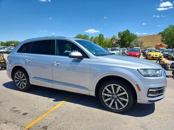 2017 AUDI Q7 quattro Premium Plus
