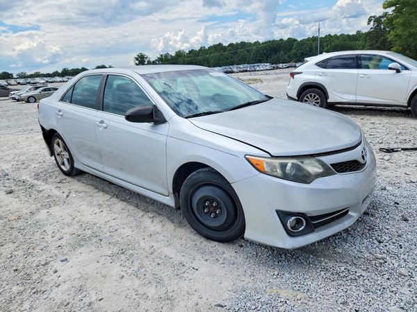 2014 TOYOTA CAMRY