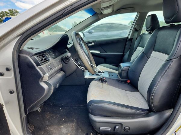 2014 TOYOTA CAMRY