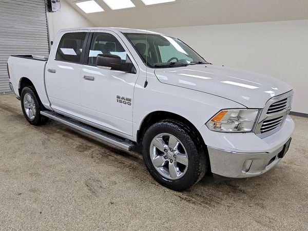2015 RAM 1500 SLT