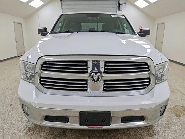 2015 RAM 1500 SLT