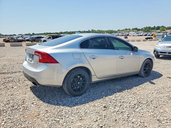 2014 VOLVO S60