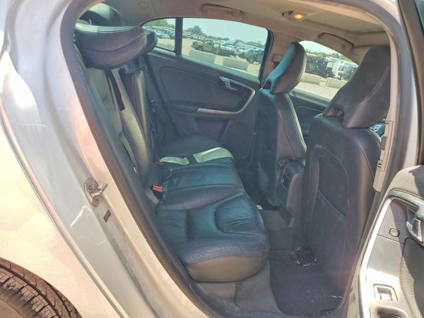 2014 VOLVO S60