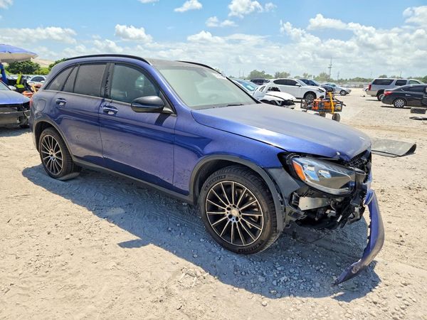 2017 MERCEDES-BENZ GLC