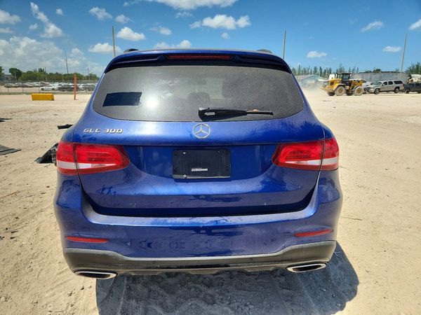 2017 MERCEDES-BENZ GLC