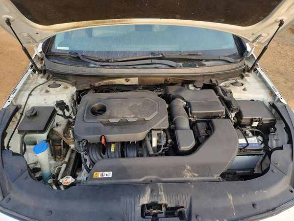 2016 HYUNDAI SONATA — Engine bay