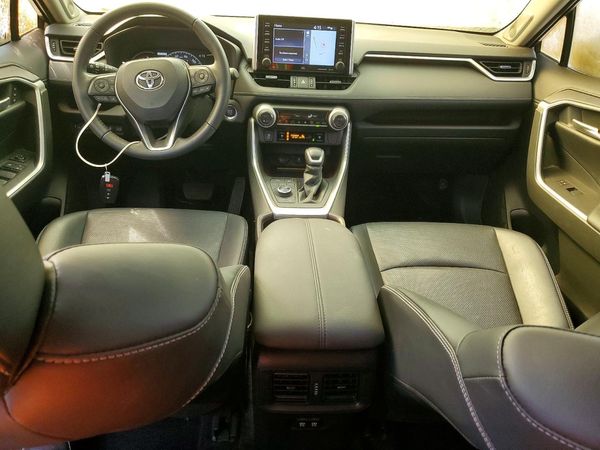 2020 TOYOTA RAV4 Limited