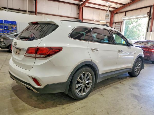2018 HYUNDAI SANTA FE SE Base