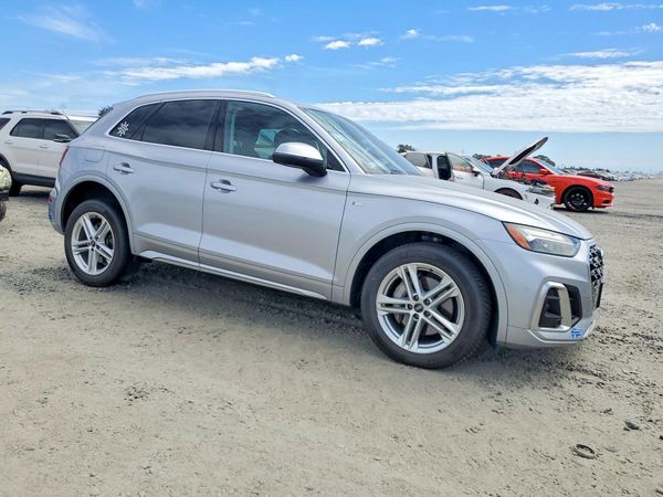 2021 AUDI Q5 E