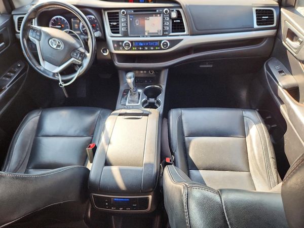 2017 TOYOTA HIGHLANDER SE/XLE