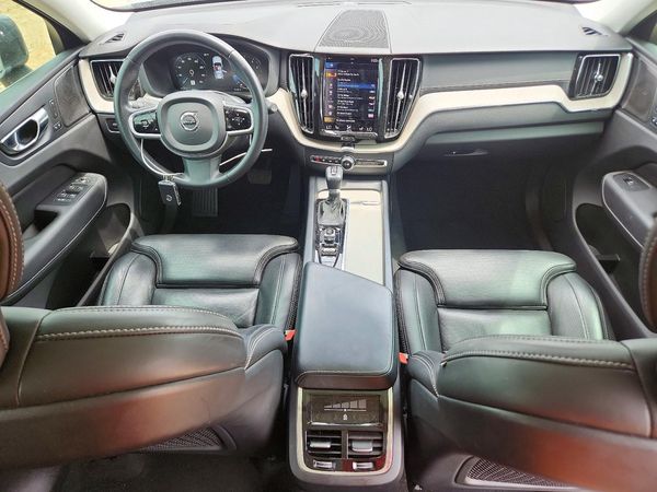 2021 VOLVO XC60 Inscription