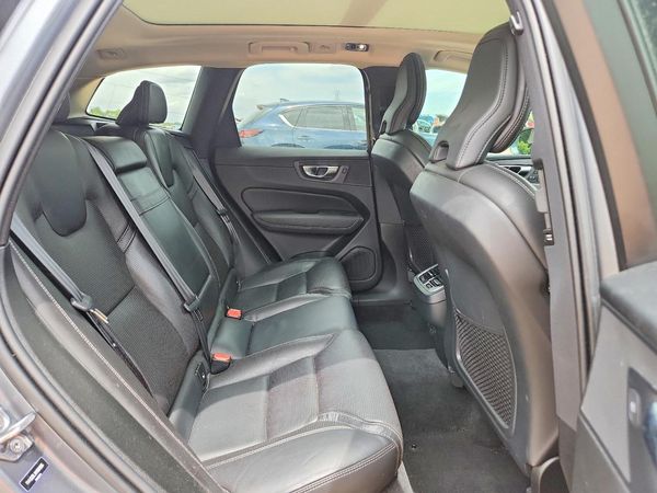 2021 VOLVO XC60 Inscription