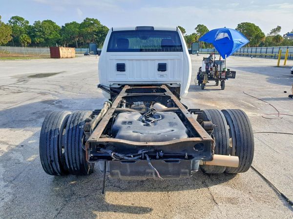 2015 RAM 5500 REG CAB CHASSIS