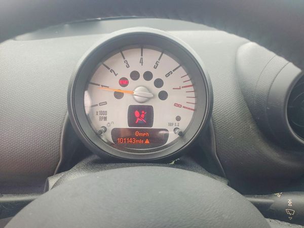 2014 MINI COOPER