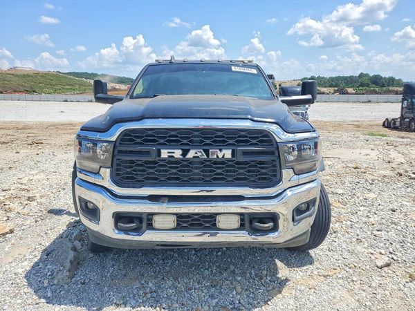 2019 RAM 5500 REG CAB CHASSIS