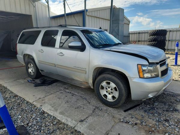 2014 CHEVROLET SUBURBAN LT