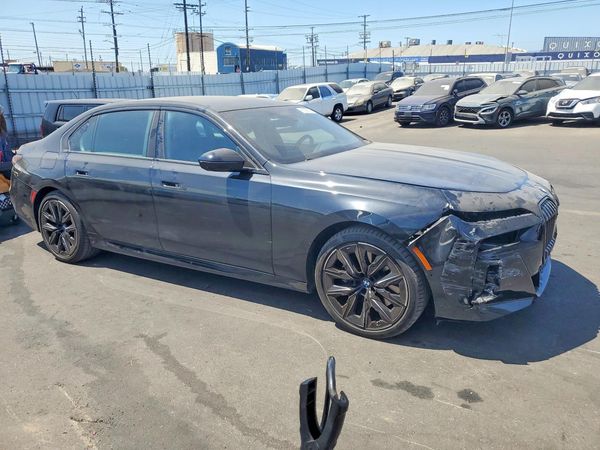 2024 BMW 740