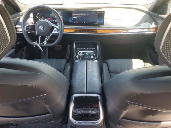 2024 BMW 740
