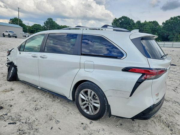 2022 TOYOTA SIENNA Limited