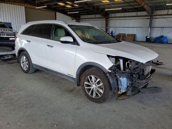 2016 KIA SORENTO L / LX