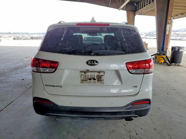 2016 KIA SORENTO L / LX