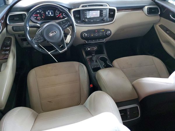 2016 KIA SORENTO L / LX
