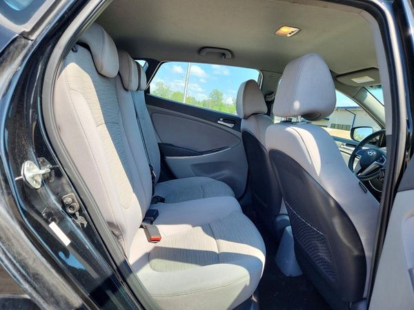 2017 HYUNDAI ACCENT SE Base
