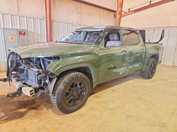 2022 TOYOTA TUNDRA SR5