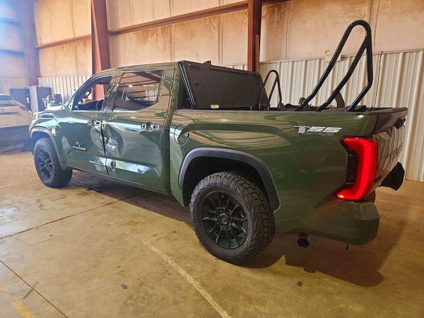 2022 TOYOTA TUNDRA SR5