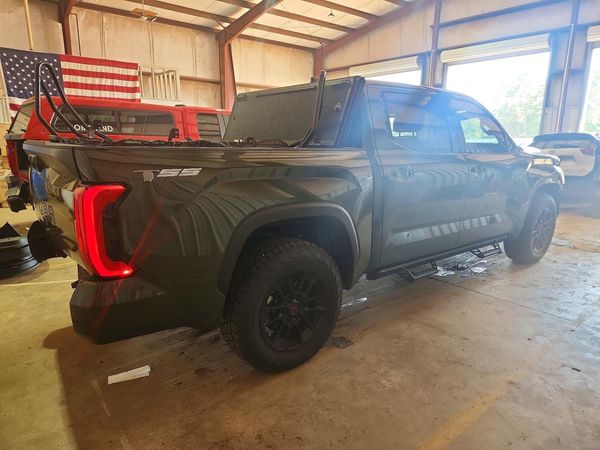 2022 TOYOTA TUNDRA SR5