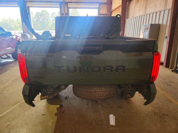 2022 TOYOTA TUNDRA SR5