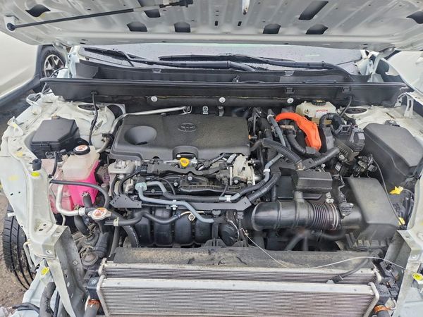 2021 TOYOTA RAV4 XSE HV — Engine bay