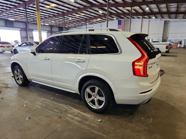 2017 VOLVO XC90 Momentum
