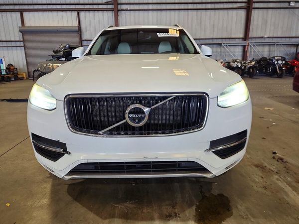 2017 VOLVO XC90 Momentum