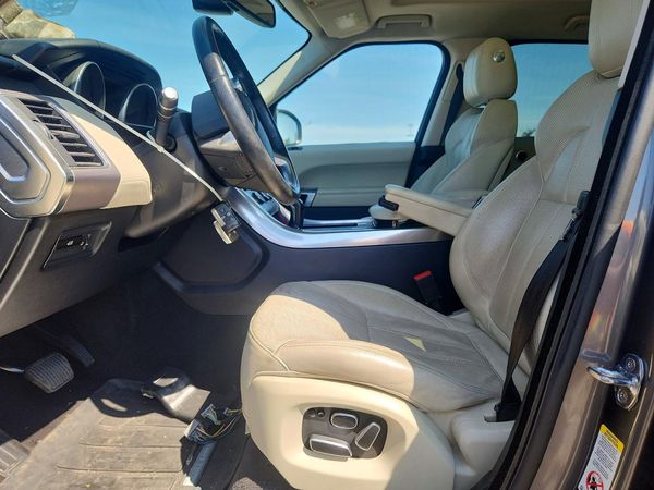 2014 LAND ROVER RANGEROVER HSE — DENT