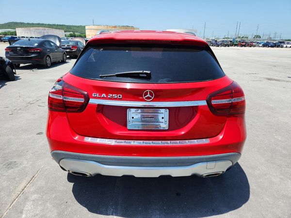 2018 MERCEDES-BENZ GLA