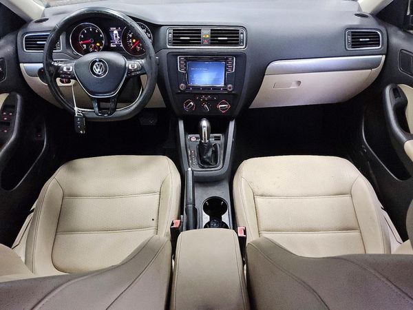 2017 VOLKSWAGEN JETTA SE