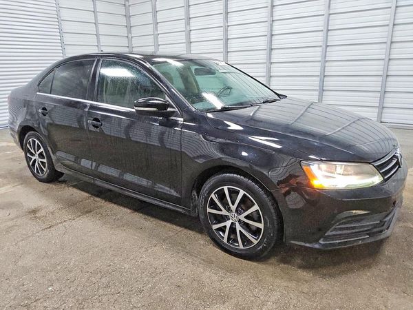 2017 VOLKSWAGEN JETTA SE