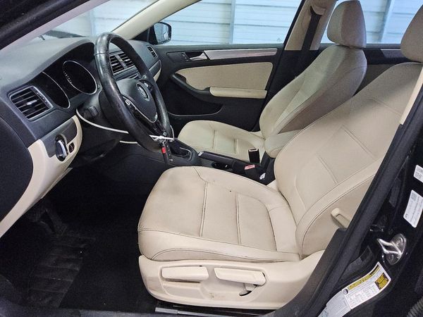 2017 VOLKSWAGEN JETTA SE