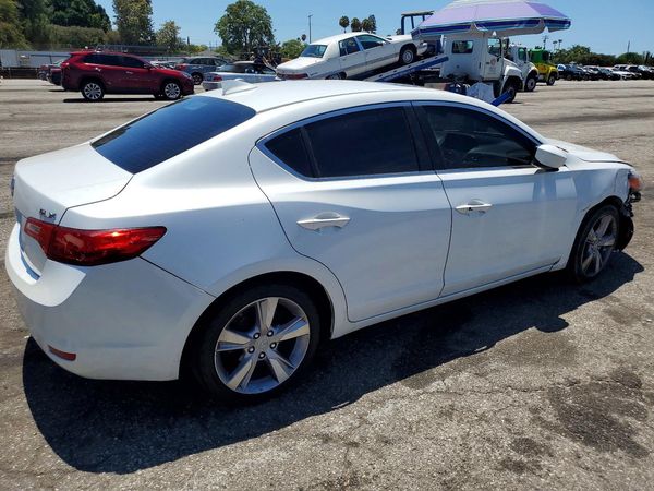 2013 ACURA ILX 20 TECH