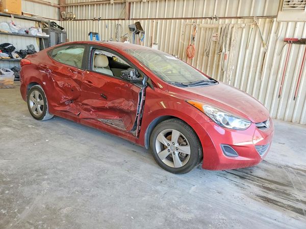 2013 HYUNDAI ELANTRA