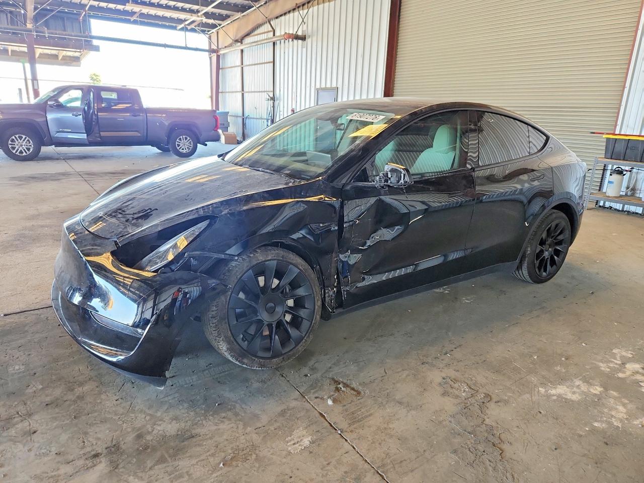 2024 TESLA MODEL Y