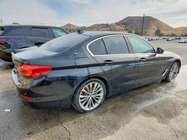 2019 BMW 530E