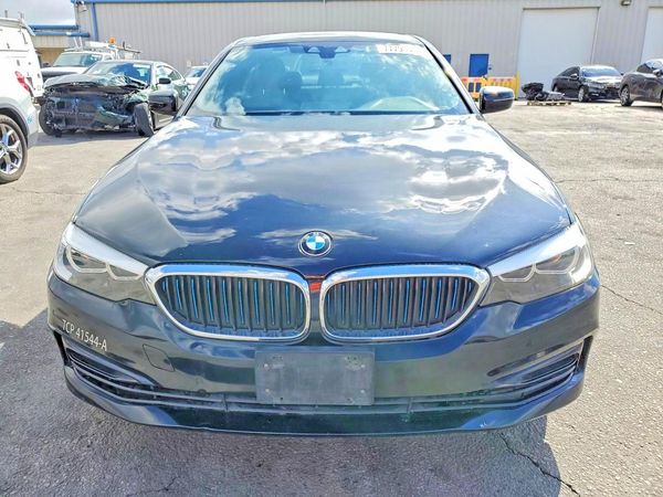 2019 BMW 530E