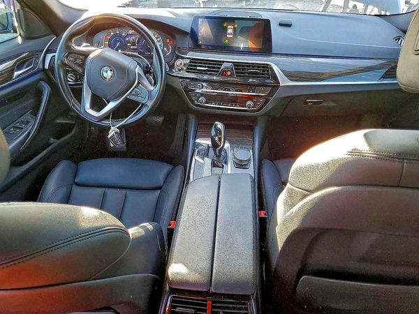 2019 BMW 530E