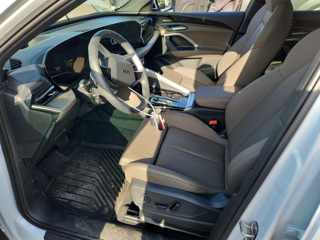 2025 AUDI Q5 quattro Premium Plus