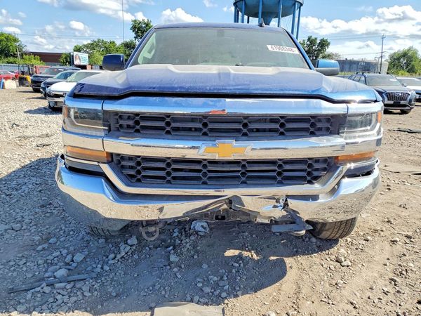 2017 CHEVROLET SILVERADO LT