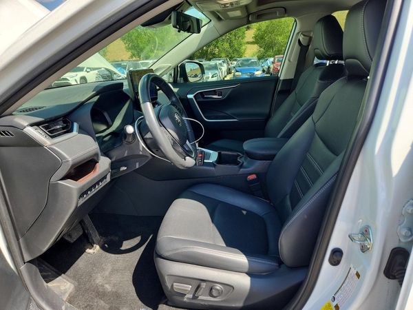 2024 TOYOTA RAV4 Limited