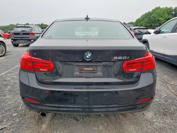 2018 BMW 320