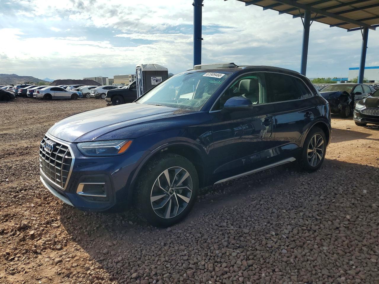 2021 AUDI Q5 quattro Premium — Front 3/4